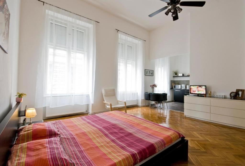 Balcony Apartment Budapeste Exterior foto
