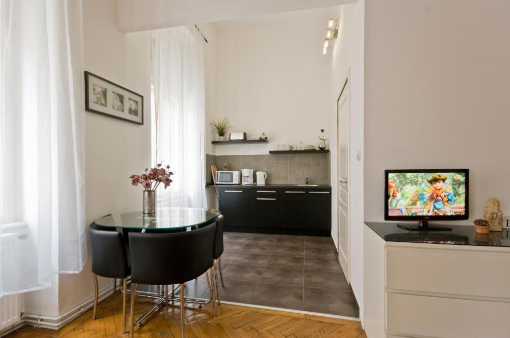 Balcony Apartment Budapeste Exterior foto